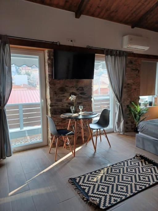 Luxury Apartment With Balcony Mytilene ภายนอก รูปภาพ