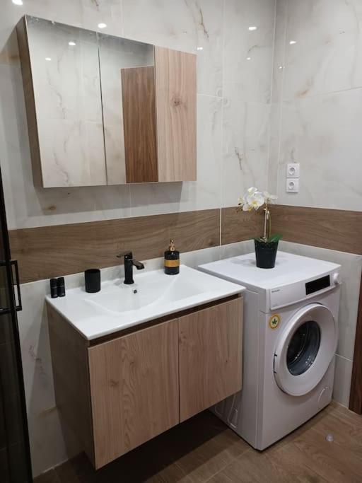 Luxury Apartment With Balcony Mytilene ภายนอก รูปภาพ